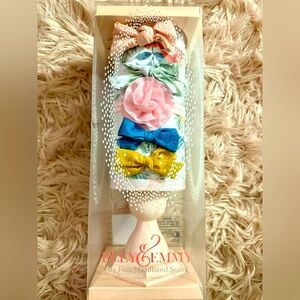 ELLY & EMMY | HEADBAND STAND